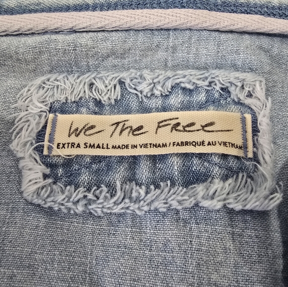 We The Free Light Blue Denim V-Neck Top - Picture 3 of 6